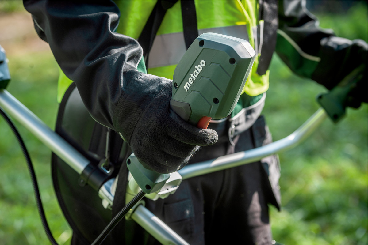 Metabo Akku-Freischneider / Rasentrimmer FSB 36-18 LTX BL 40, 18 V ohne Akku, mit Zweihandgriff