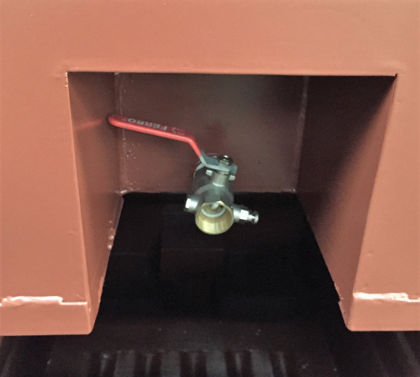 Caisse fourre-tout avec robinet de vidange - étanche à l'huile