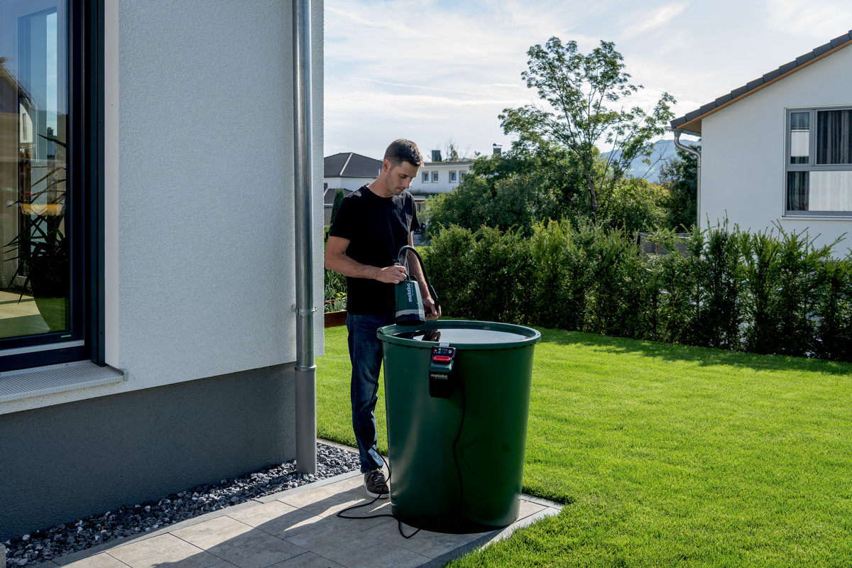 Metabo Akku-Tauch- und Regenfasspumpe TPF 18 LTX 2200, 18 V ohne Akku