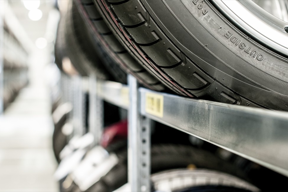 Schulte Rayonnage à grandes travées pour roues et pneus, galvanisé, charge admissible de 400 kg par niveau, disponible en plusieurs versions