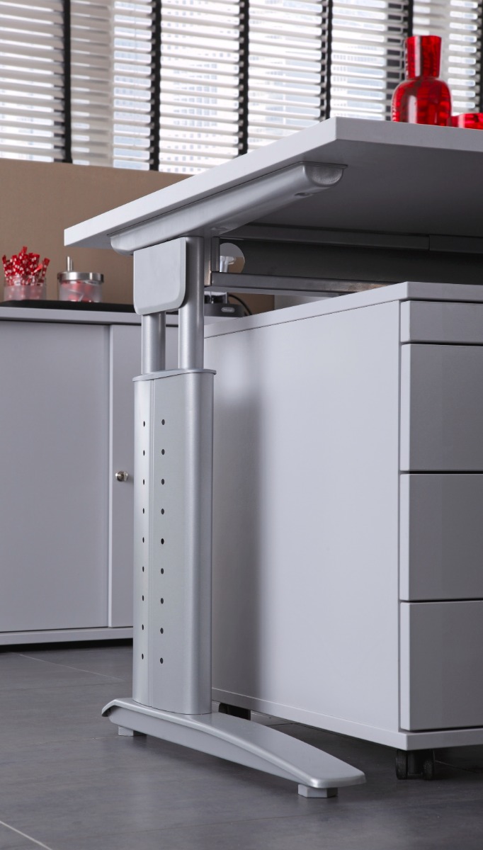 Table de bureau Glarus, réglable en hauteur mécaniquement, en divers modèles