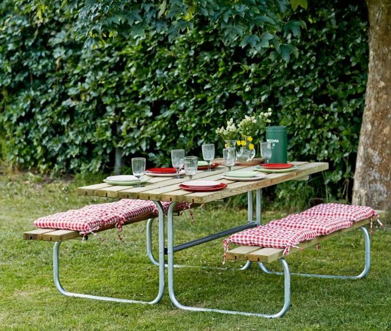 PLUS Ensembles de mobilier de jardin Classic, disponibles en plusieurs modèles