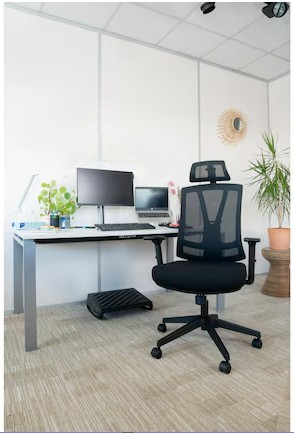 Chaise de bureau Orion I avec accoudoirs et dossier en maille, réglable en hauteur, noir