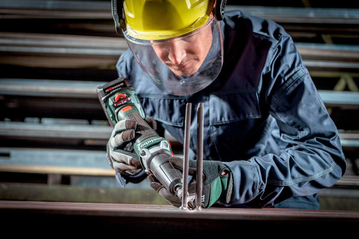 Metabo Akku-Geradschleifer GVB 18 LTX BL 11-28, 18 V (Solo) in zwei Ausführungen