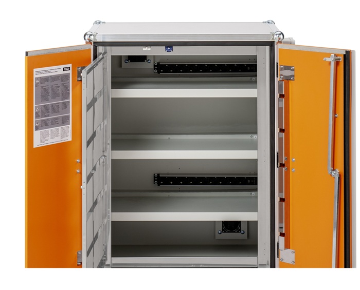 Cemo Armoire de chargement et de stockage de batteries 8/20 Premium LockEX 2.0, avec pieds, en deux versions