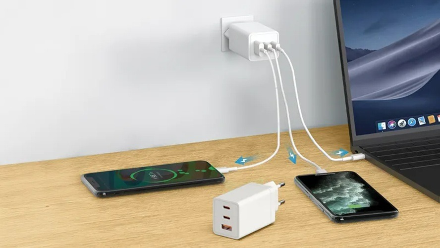 Steffen GaN Ladeadapter 67 W PD, 1 × USB-A + 2 × USB-C, weiss